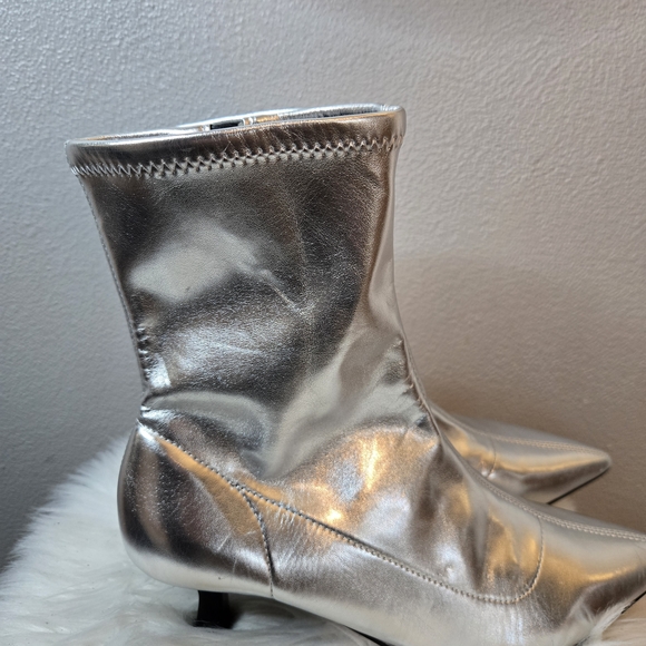Abound Erin Silver Faux Leather  Ankle Boots - Sz 9.5 - New - Picture 6 of 10